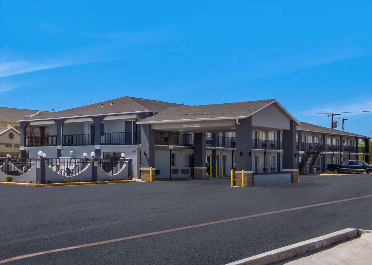 Econo Lodge Waco North I-35 Exterior photo